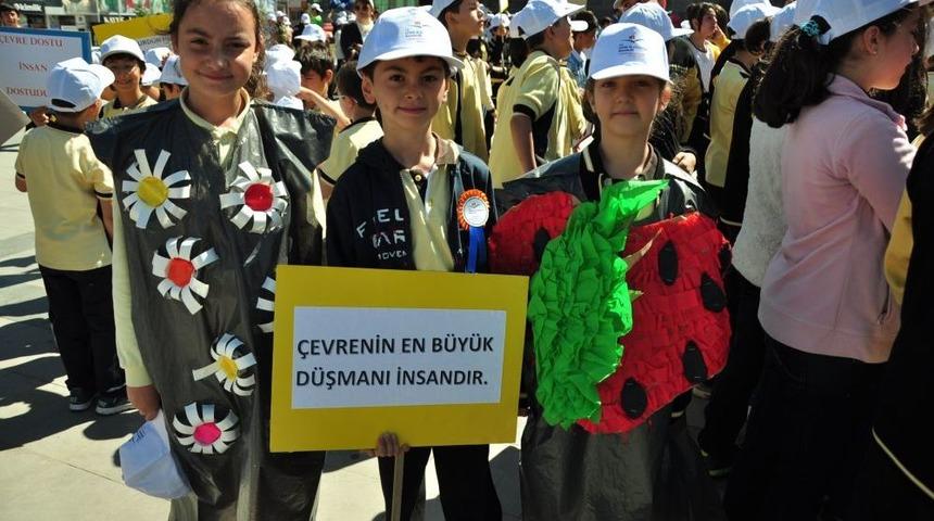 &Ouml;ğrenciler, Temiz Bir &Ccedil;evre I&ccedil;in Mesaj Verdi