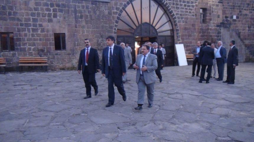 Y&Ouml;K Başkanı &Ccedil;etinsaya: &Ccedil;&ouml;z&uuml;m S&uuml;recinde B&ouml;lgedeki B&uuml;t&uuml;n &Uuml;niversiteleri Geziyoruz