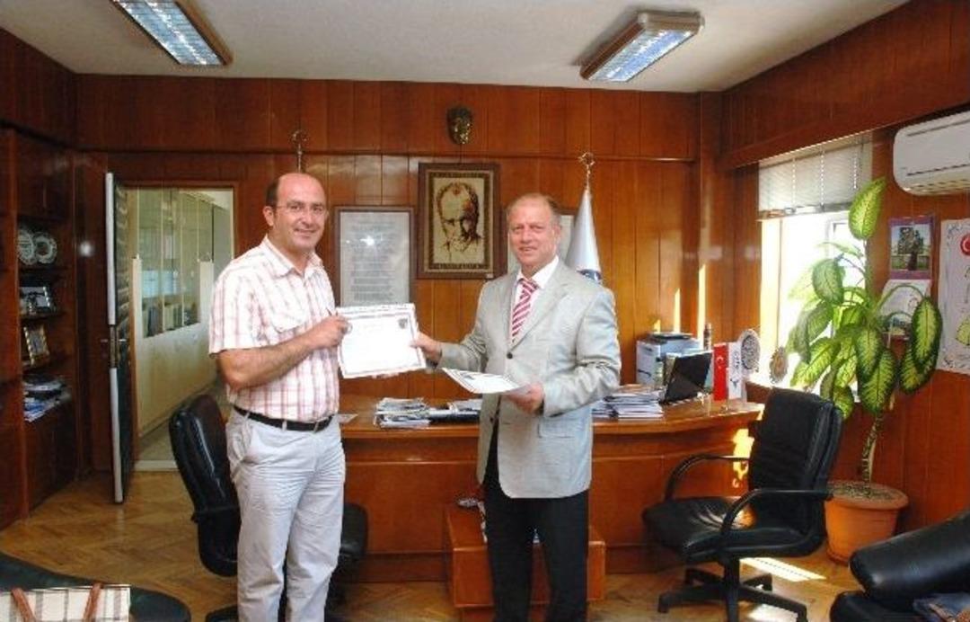 Gediz'in Tanıtımına Katkı Sağlayan Y&ouml;netici Ve &Ccedil;alışanlara Belge