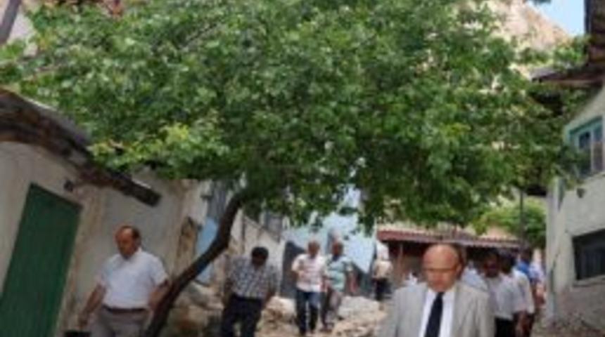 Afyonkarahisar&rsquo;da Sit Alanındaki Mahallere Kanalizasyon Yapılıyor