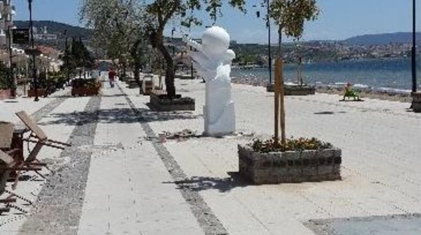 Yeni Kordon Heykellerle S&uuml;sleniyor