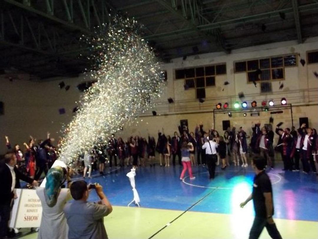 Pazaryeri Hilmi Duralioğlu Anadolu Lisesi'nde Mezuniyet Coşkusu