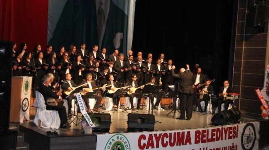 &Ccedil;aycuma Belediyesi T&uuml;rk Halk M&uuml;ziği Topluluğu &ldquo;t&uuml;rk&uuml; Dolu Anadolu&rdquo; Konseri Yapıldı