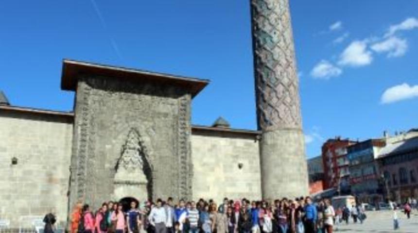 &ldquo;seyyah Ulu &Ccedil;ınarın İzinde&rdquo; Projesi Başlıyor