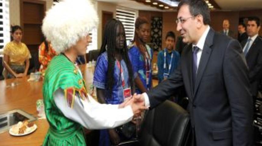 Kalkınma Bakanı Yılmaz, T&uuml;rk&ccedil;e Misafirlerini Ağırladı