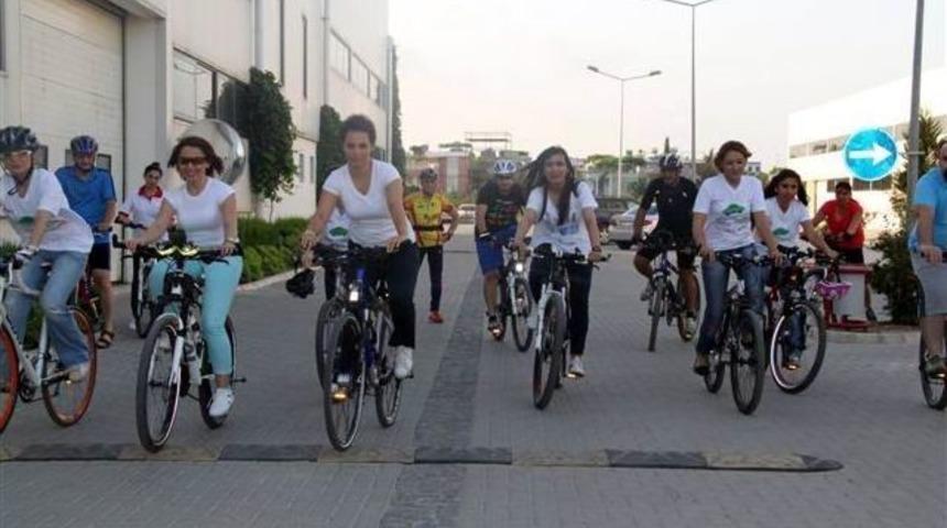 Otomotiv Firması &Ccedil;alışanları İşe Bisikletle Gitti