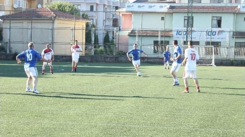 Antren&ouml;rler Yeşil Sahada H&uuml;nerlerini Sergiledi