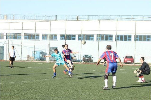 Antren&ouml;rler Yeşil Sahada H&uuml;nerlerini Sergiledi 1