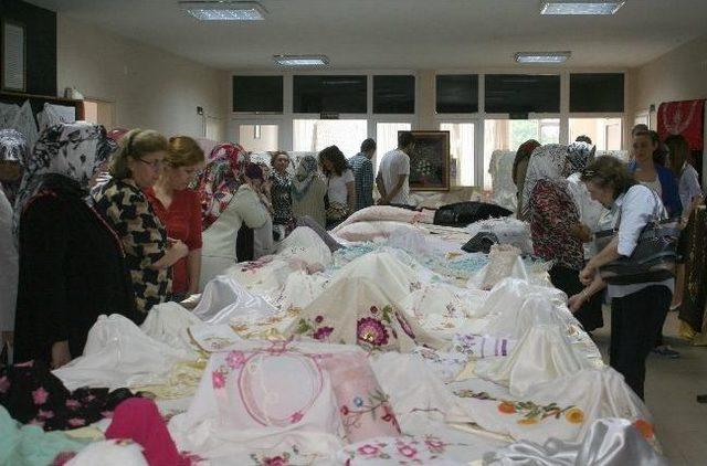 Tekkek&ouml;y&rsquo;de Kursiyerlerin Eserleri G&ouml;r&uuml;c&uuml;ye &Ccedil;ıktı 1