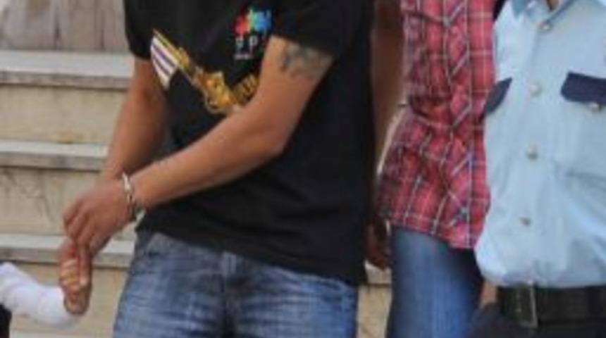 Hakkında 3 Yıl 4 Ay Hapis Cezası Bulunan Gen&ccedil; Tutuklandı