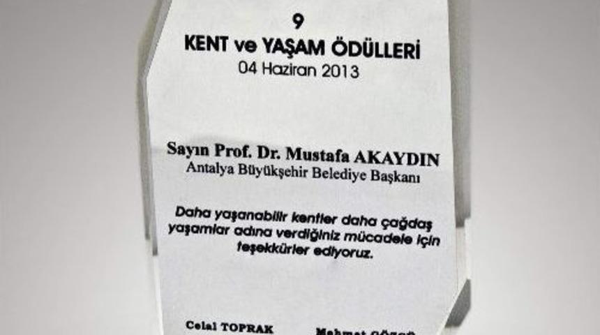 Yapder&rsquo;den Akaydın'a &lsquo;en Başarılı Belediye Başkanı&rsquo; &Ouml;d&uuml;l&uuml;