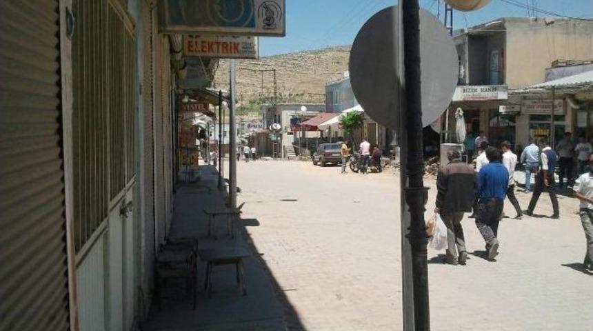 Eruh&rsquo;ta Esnaf Kepenk Kapattı