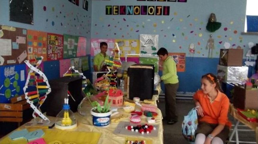 Pazaryeri'nde &Ouml;ğrencilerin Teknoloji Ve Tasarım &Uuml;r&uuml;nleri Sergilendi