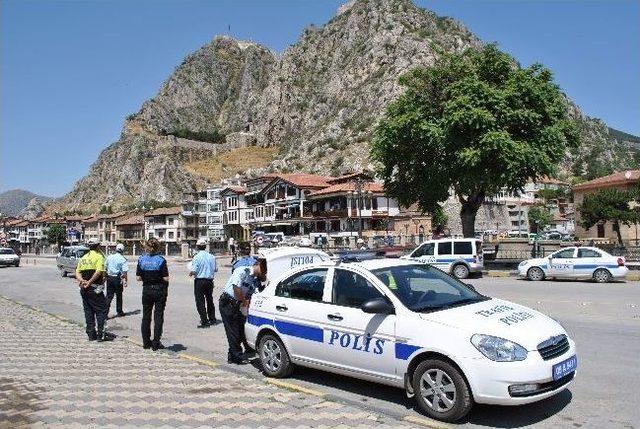 Polisten Ceza Yerine Hediye 1