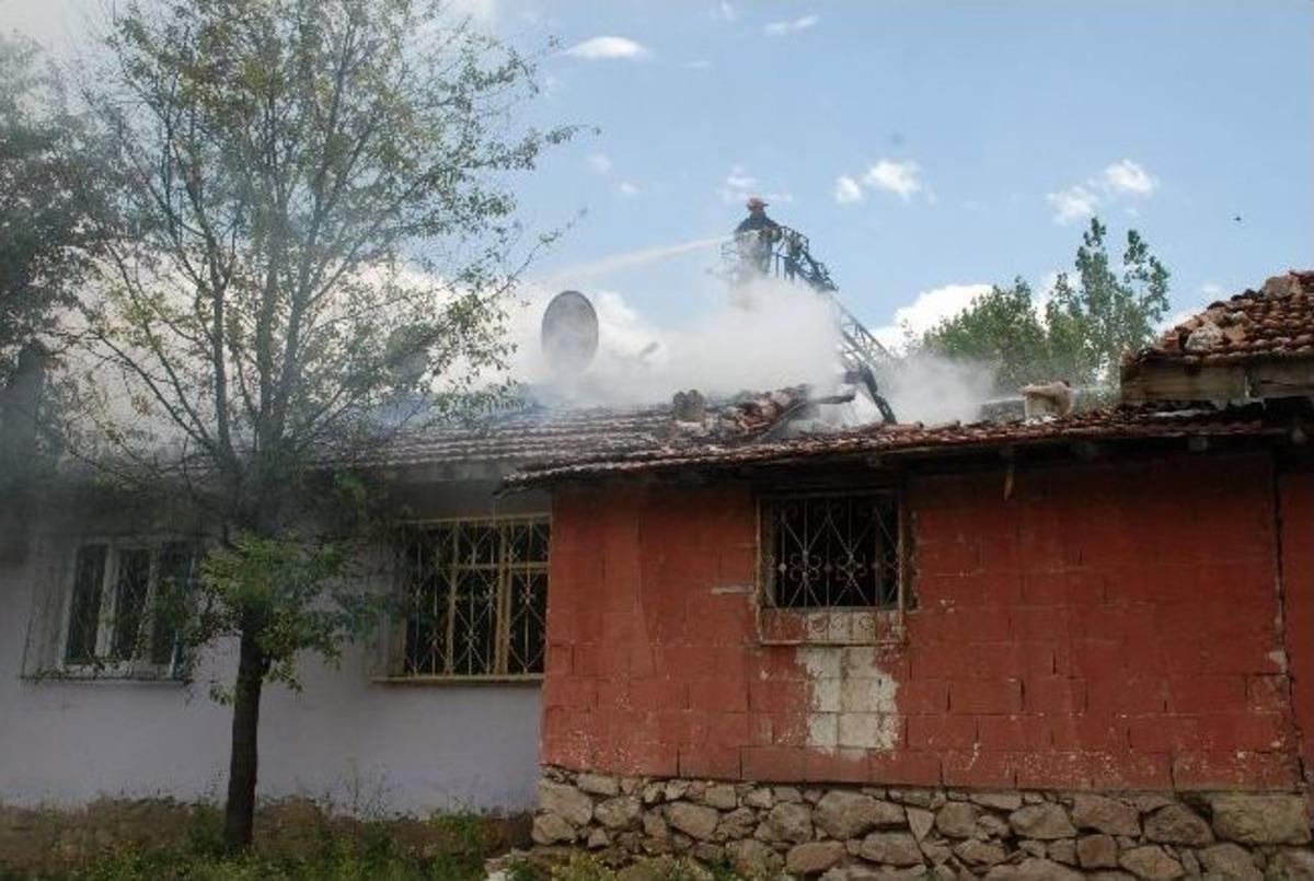 Kibritle Oynayan &Ccedil;ocuk Yangın &Ccedil;ıkardı