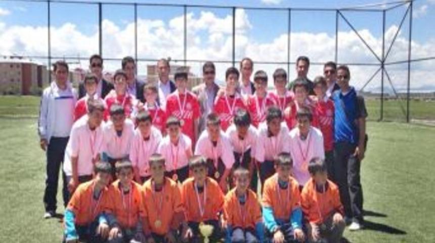 İMKB Gazi Ortaokulu'nda Sınıflar Arası Futbol M&uuml;sabakaları