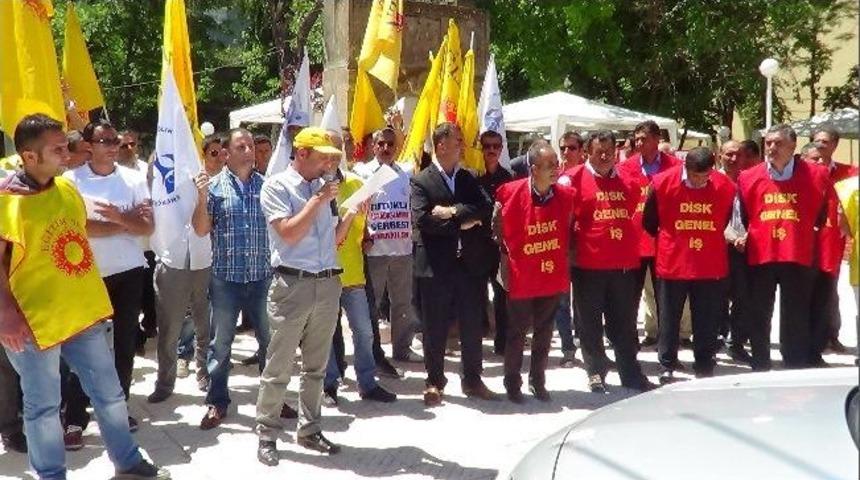 Bulanık&rsquo;ta Kesk'e Bağlı Memurlar İş Bıraktı