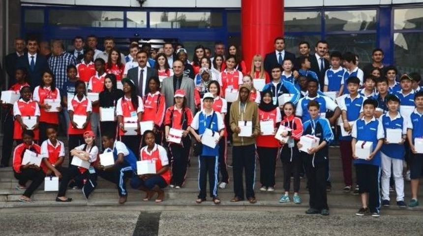 T&uuml;rk&ccedil;e Festivaline Katılan &Ccedil;ocuklar D&uuml;zce&rsquo;den Sevgiyle Uğurlandılar