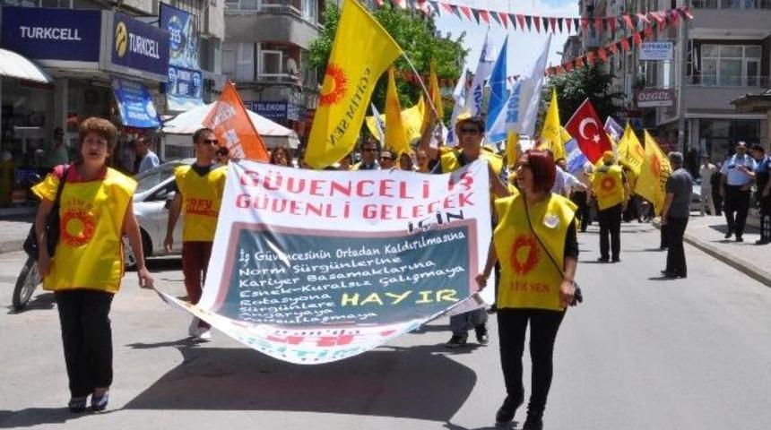 Bafra&rsquo;da Eğitim-sen Y&uuml;r&uuml;y&uuml;ş&uuml;