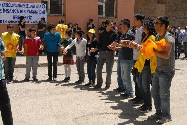 Yüksekova’daki Kesk Üyeleri Bir Günlük Grevde