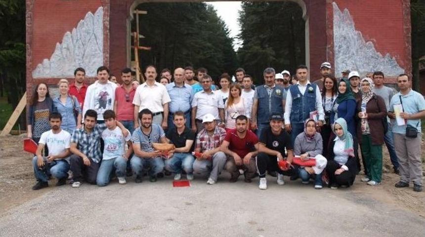 &Uuml;niversite &Ouml;ğrencileri Kent Ormanını İnceledi