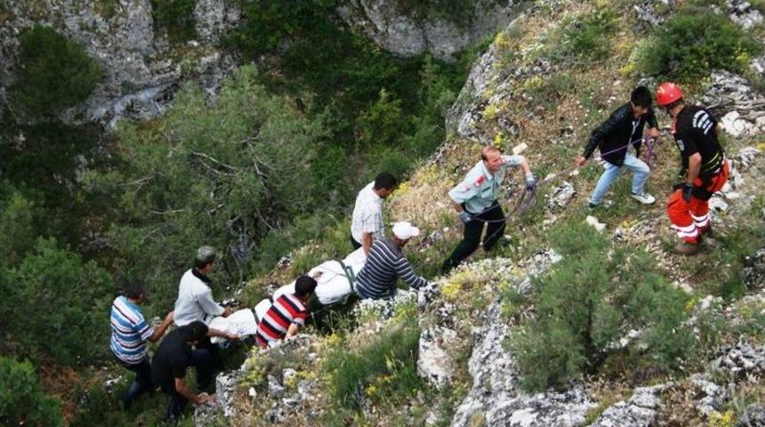 Ka&ccedil;an Oğul Arılarını Ararken Kanyondan D&uuml;ş&uuml;p &Ouml;ld&uuml;