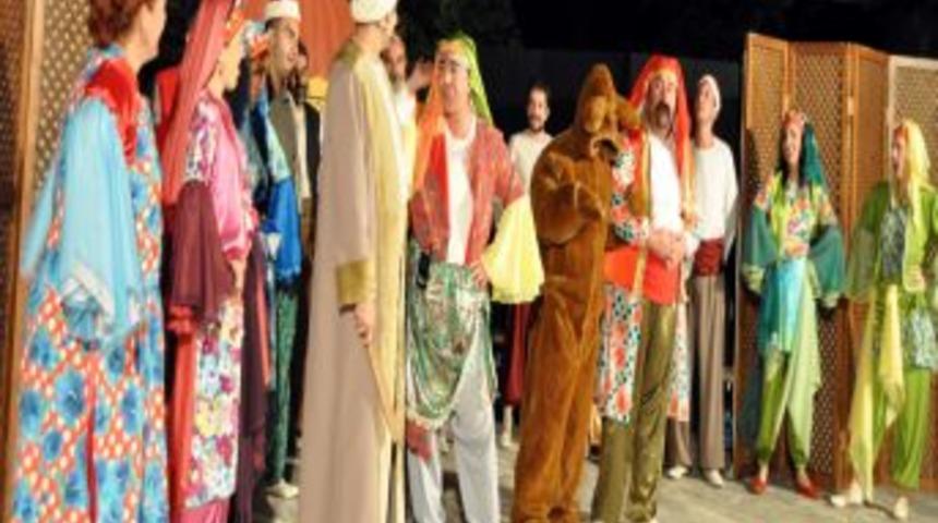 K&ouml;ylerde Tiyatro Şenliği Başladı