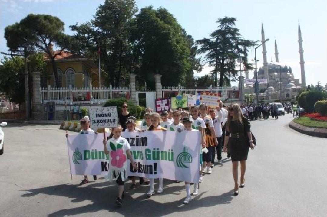 &Ccedil;evre G&uuml;n&uuml; Dolayısıyla Anıtta T&ouml;ren D&uuml;zenlendi