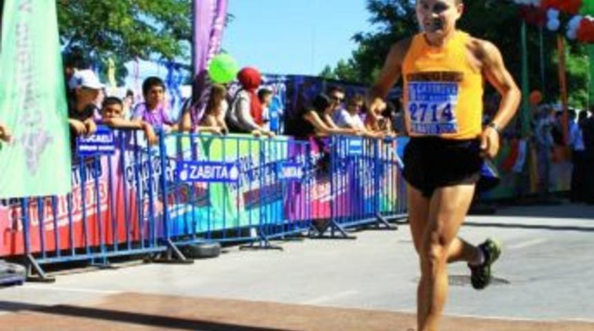 Mustafakemalpaşa Belediye Spor Atletleri &Ccedil;ayırova&rsquo;da Ter D&ouml;kt&uuml;