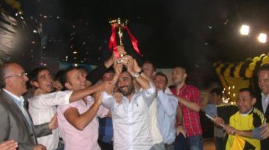 Tavas Birlikspor Başarısını Kutladı