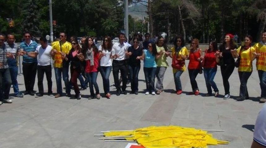 Erzincan&rsquo;da Halaylı Eylem