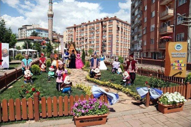 Eskişehir’de Yedi Cüceler Parkı Açıldı