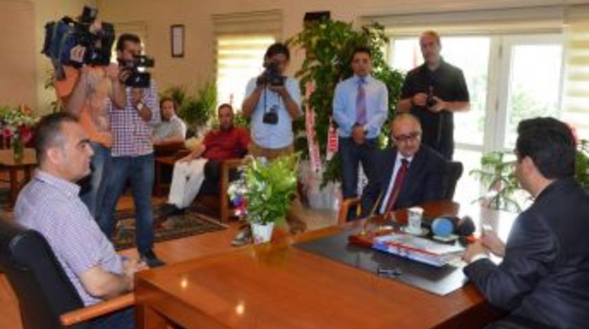 Vali Orhan D&uuml;zg&uuml;n Gazetecileri Kabul Etti