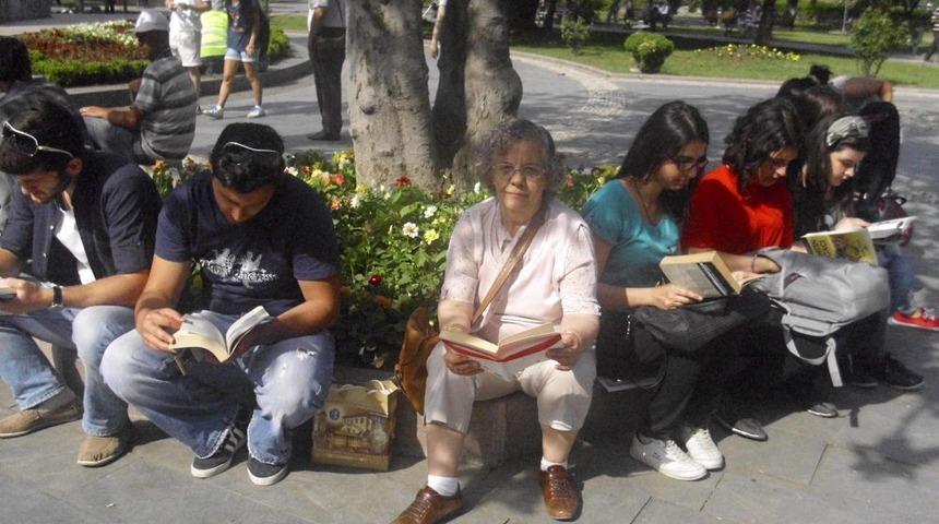 Samsun&rsquo;da Kitap Okumalı Protesto