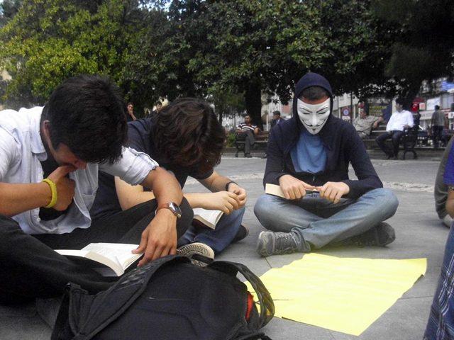 Samsun’da Kitap Okumalı Protesto