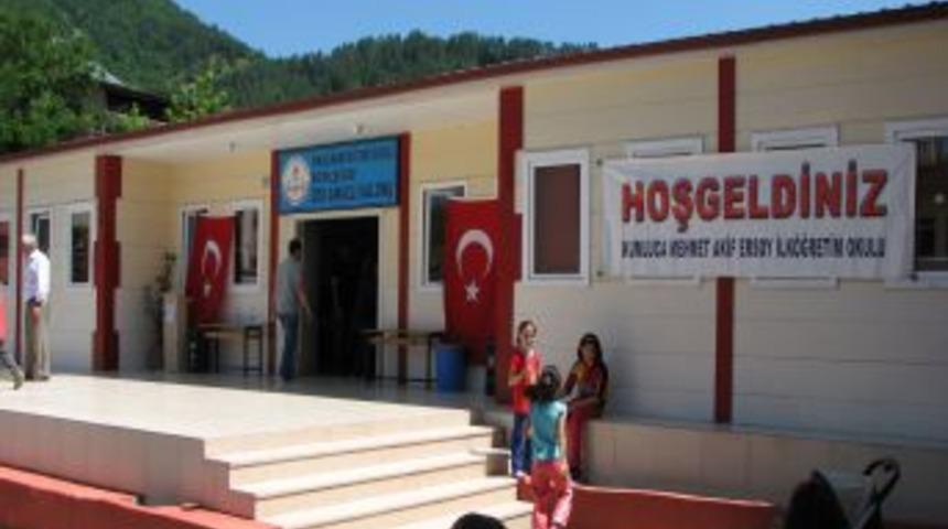 Bartınlı Hayırsever Babası Adına Okula Salon Yaptırdı