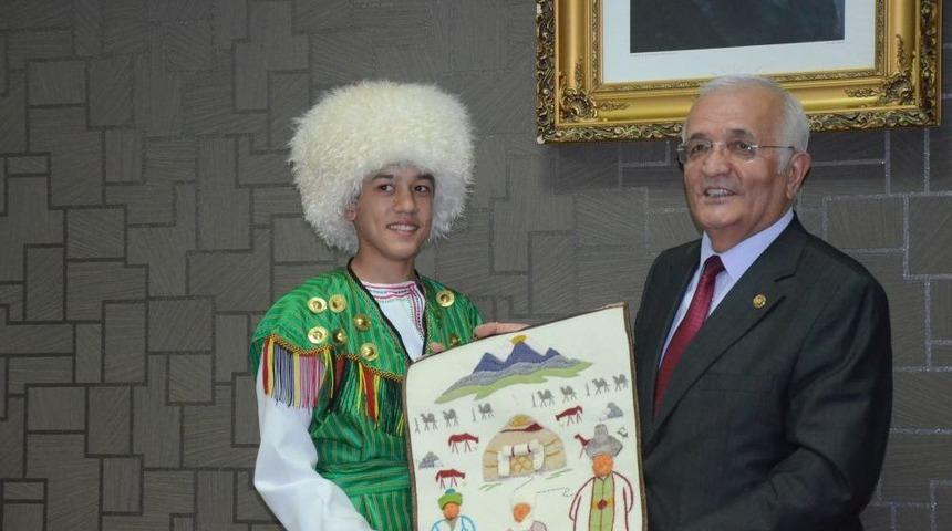 Ankara Başsavcısı: T&uuml;rkiye&rsquo;nin Dış Ekonomisi B&uuml;y&uuml;yorsa T&uuml;rk Okularının Sayesinde