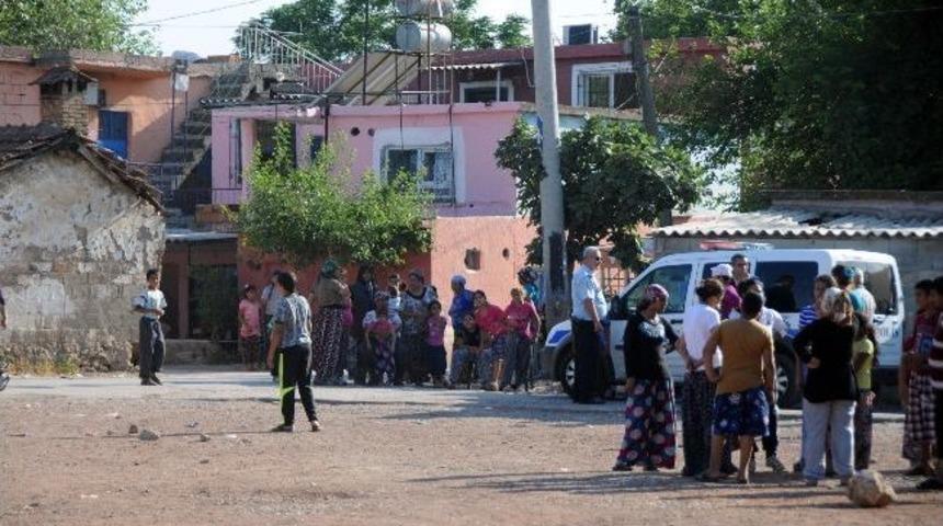 Kamyonetin Altında Kalan K&uuml;&ccedil;&uuml;k Kız &Ouml;ld&uuml;