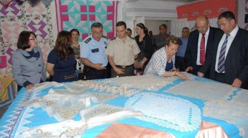 Bolvadin Halk Eğitim Merkezi Yıl Sonu Sergisi A&ccedil;tı