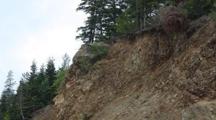 Ilgaz Dağı Ge&ccedil;idi&rsquo;nde Heyelan Korkusu