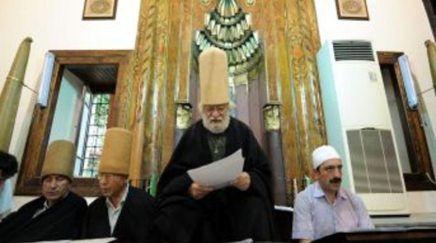 Bursa'da 124 Yıldır Miraç Kandili'nde Miraciye Okutuluyor