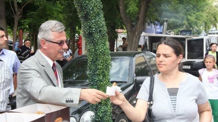 Başkan Çağlaya’dan Kandil Simidi