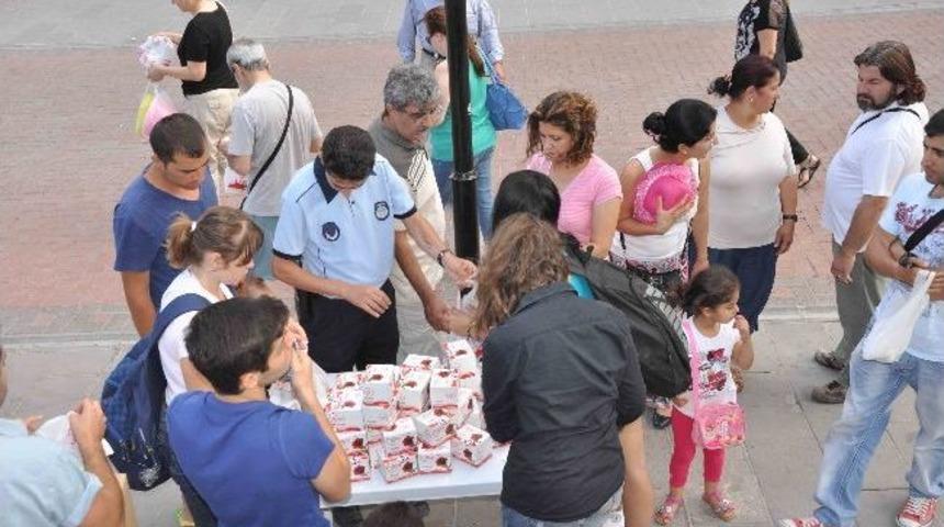 Kuşadası Belediyesi&rsquo;nden Vatandaşlara Kandil Simidi