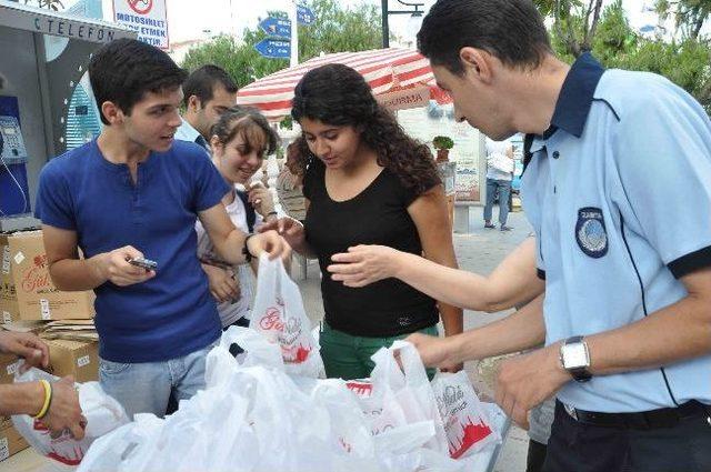 Kuşadası Belediyesi’nden Vatandaşlara Kandil Simidi