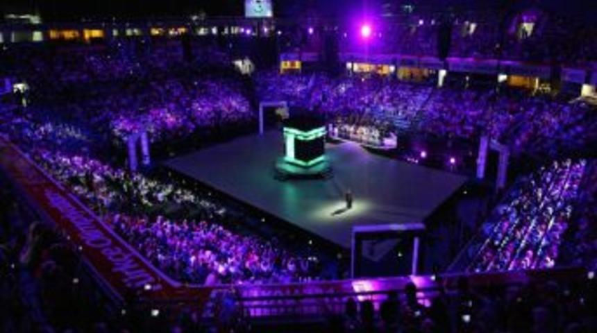 T&uuml;rk&ccedil;enin &Ccedil;ocuklarının Naat Programındaki Kabe Maketi B&uuml;y&uuml;ledi