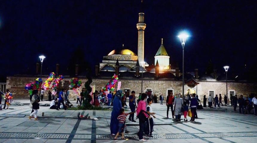 Mira&ccedil; Kandili&rsquo;nde Mevlana M&uuml;zesi&rsquo;ne Ziyaret&ccedil;i Akını