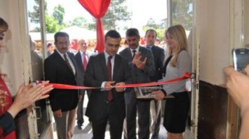 Kağızman Halk Eğitim Merkezi M&uuml;d&uuml;rl&uuml;ğ&uuml;&rsquo;n&uuml;n yılsonu sergisi a&ccedil;ıldı