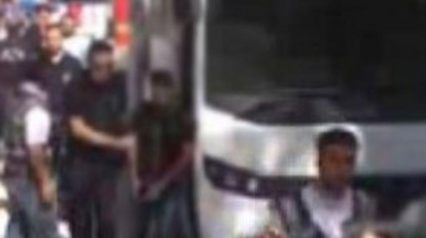 Fuhuş operasyonunda 5 askere g&ouml;zaltı!