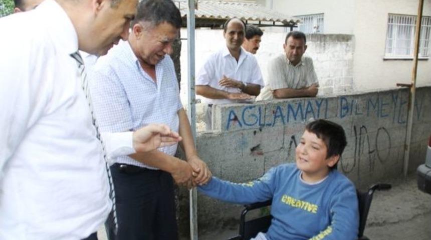 Başkan Şimşek'ten 2 Engelliye Tekerlekli Sandalye