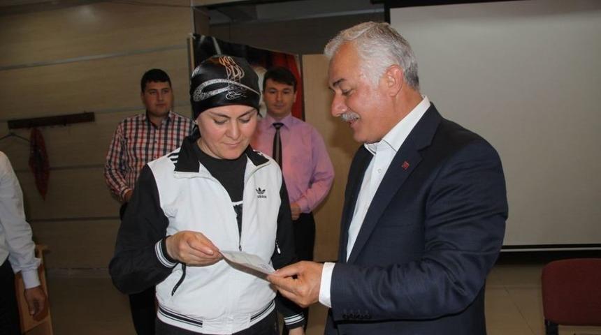 Belediyeden 5 Amat&ouml;r Kul&uuml;be Maddi Destek